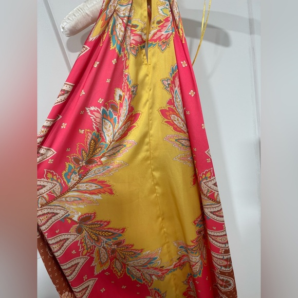 Elan Summer Halter Dress - Picture 1 of 3